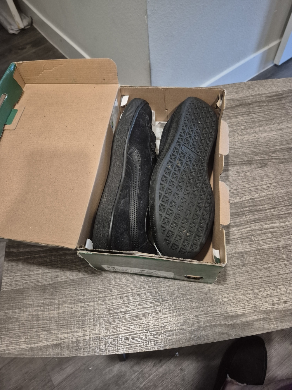 Puma Suede Classic LFS Women's black low top shoes 381589-01 Size 7